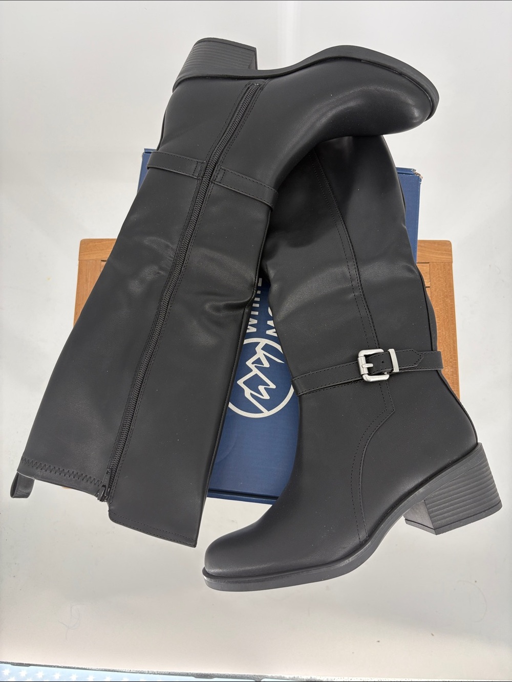 New Women’s White Mountain Black Buckle Riding Boots retail $109 size 5.5M